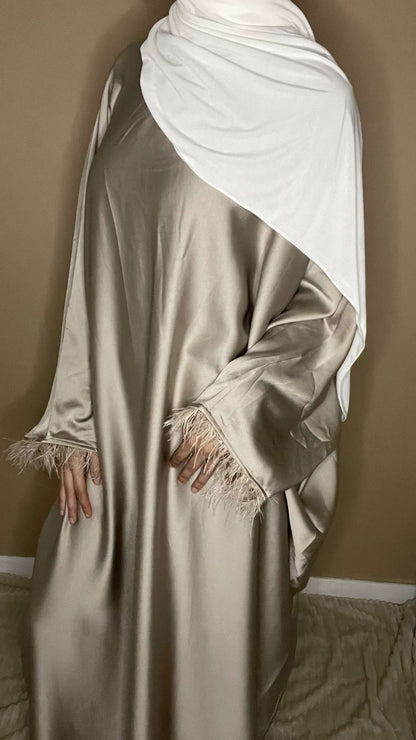 Abaya à plumes Taupe
